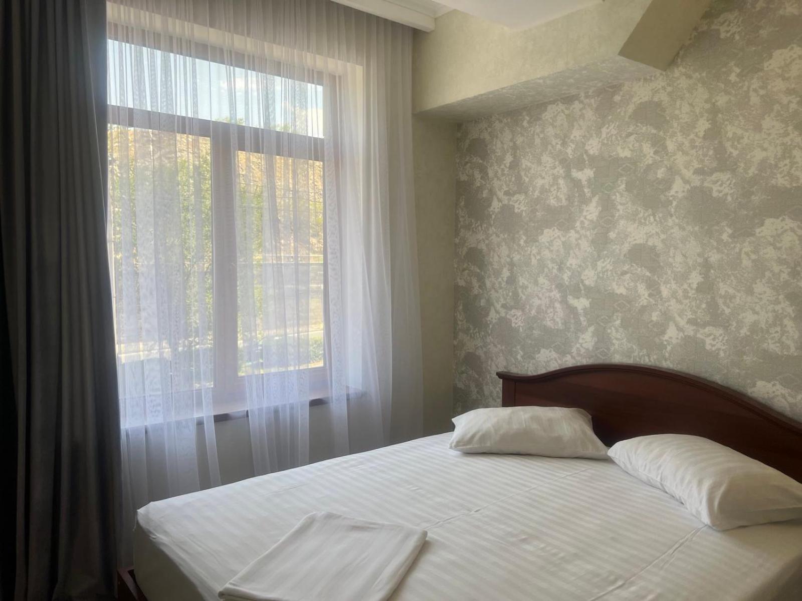 Park Avenue Hotel Erevan Esterno foto