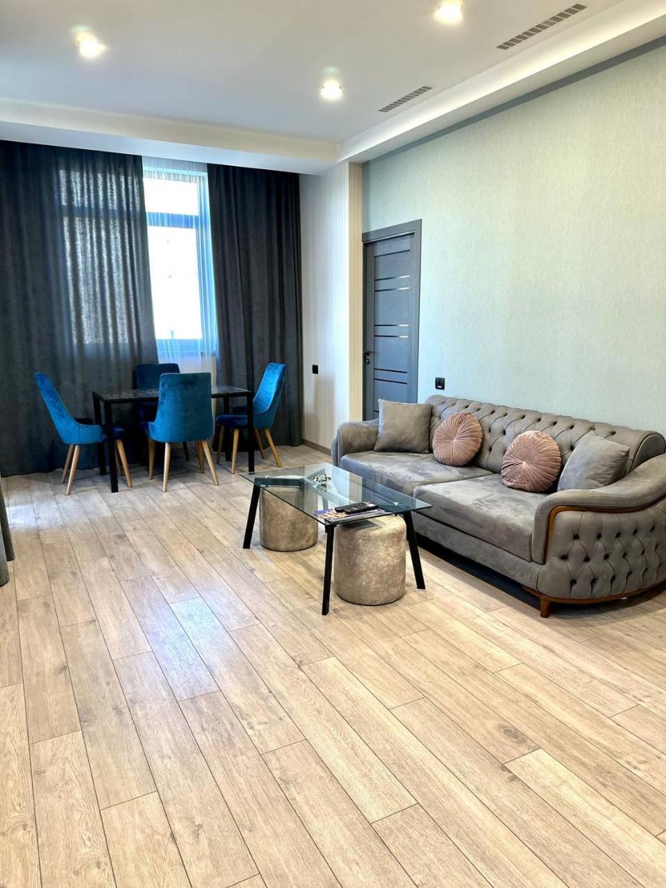 Park Avenue Hotel Erevan Esterno foto